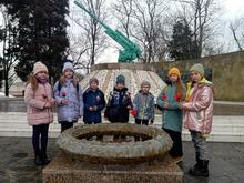 Возложение цветов учащимися ЦДЮТ